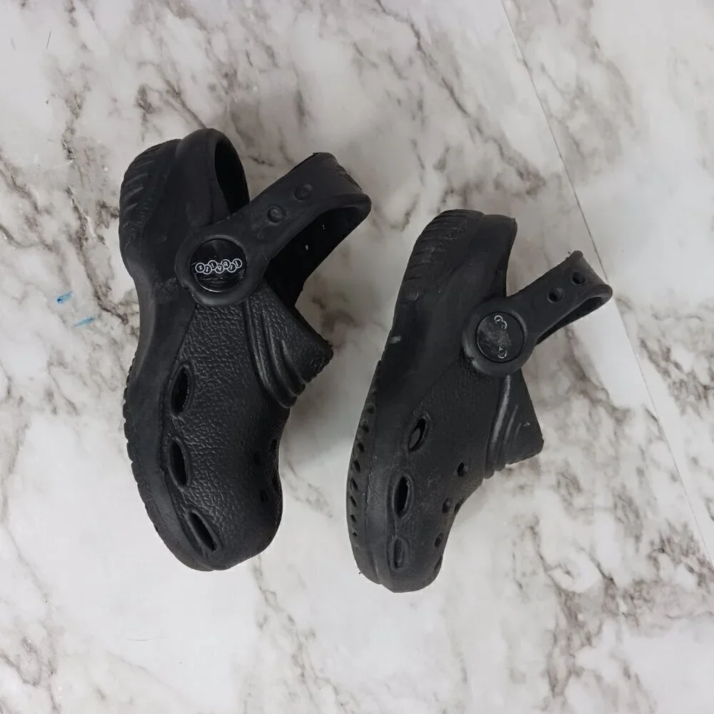 CROCS KID'S TODDLER CLASSIC CLOG BLACK WITH STRAP UNISEX SIZE C 4/5